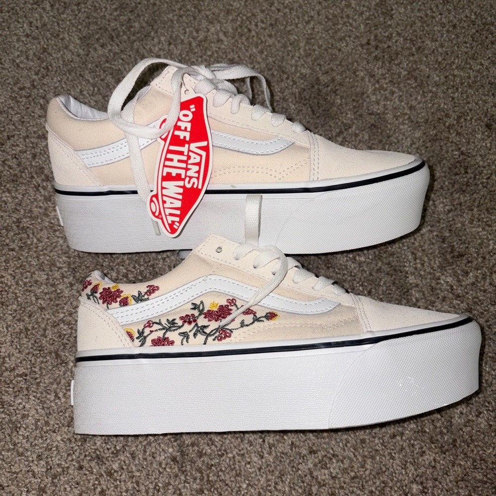 Vans Platform Old Skool Sneakers with Embroidered Floral Accent - Cream